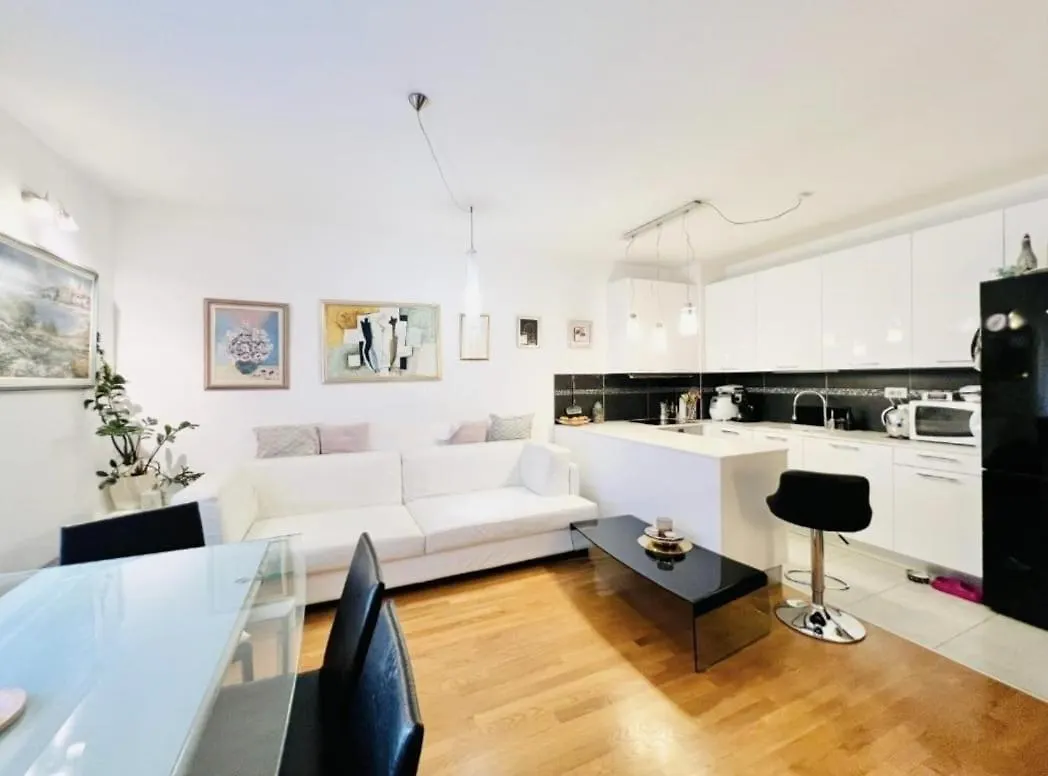 Sunny Apartment Ουμάγκ 0*,